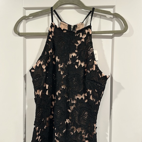 Black and nude lace dress. - Picture 2 of 3